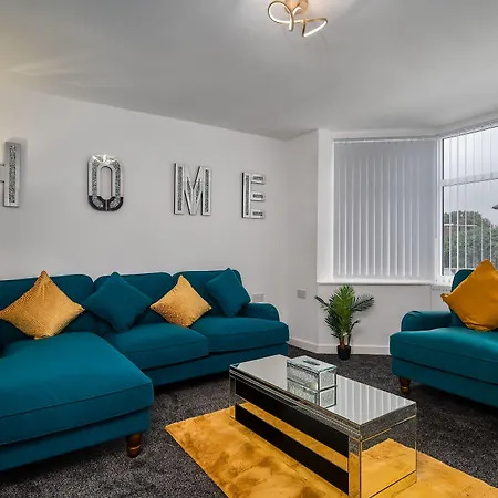 Hotel Immaculate 5-bed House In 4*
