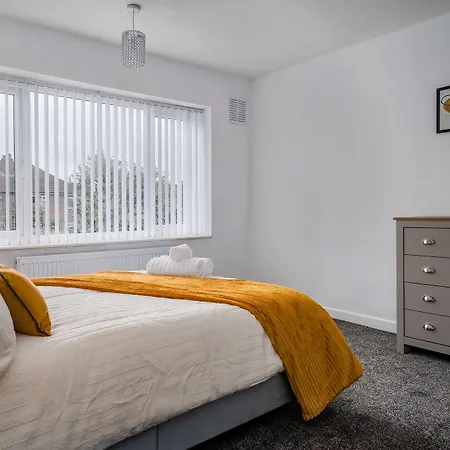 Hotel Immaculate 5-bed House In 4*